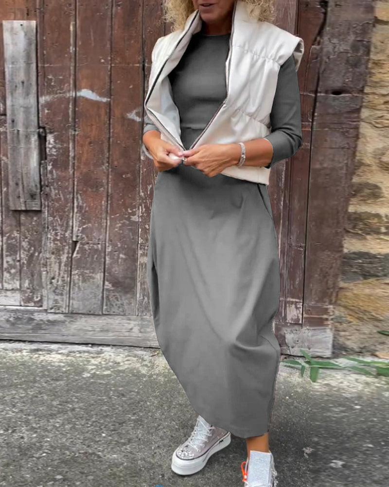 Simple, elegant long-sleeved dress with plain-coloured pocket